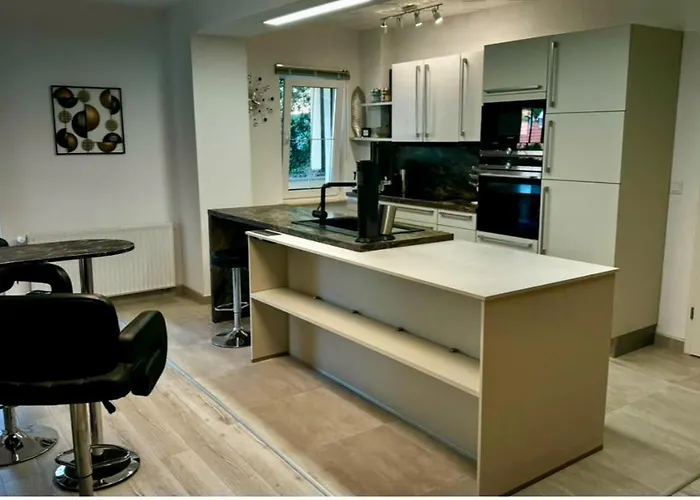 Ar - 1898 Apartment Coburg