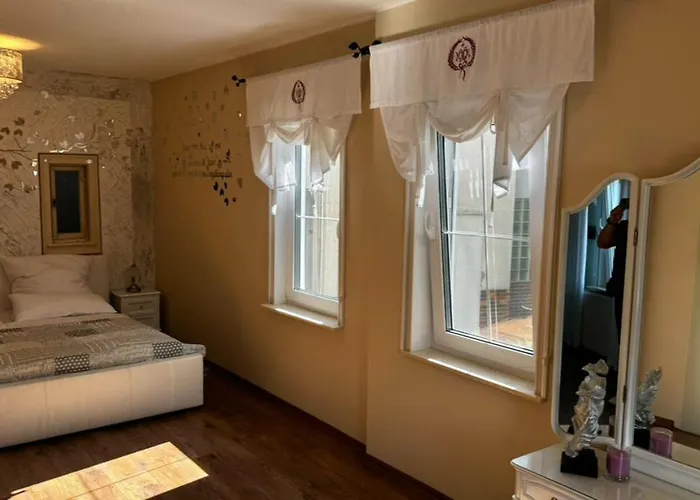 Apartment Ar - 1898 Coburg